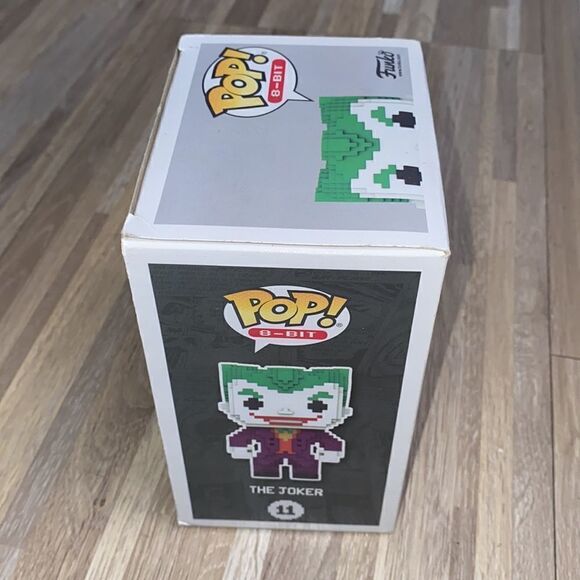 Funko Pop! 8-Bit #11 DC Heroes Chase Metallic Joker (Gamestop Exclusive) - Picture 7 of 9